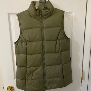 Belted Gap Tan/Green Puffer Vest